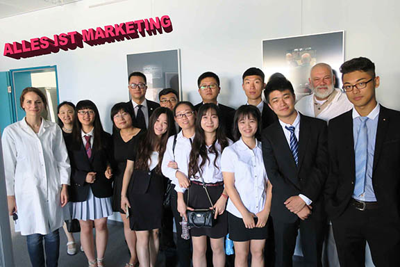 Besuchergruppe aus Shanghai